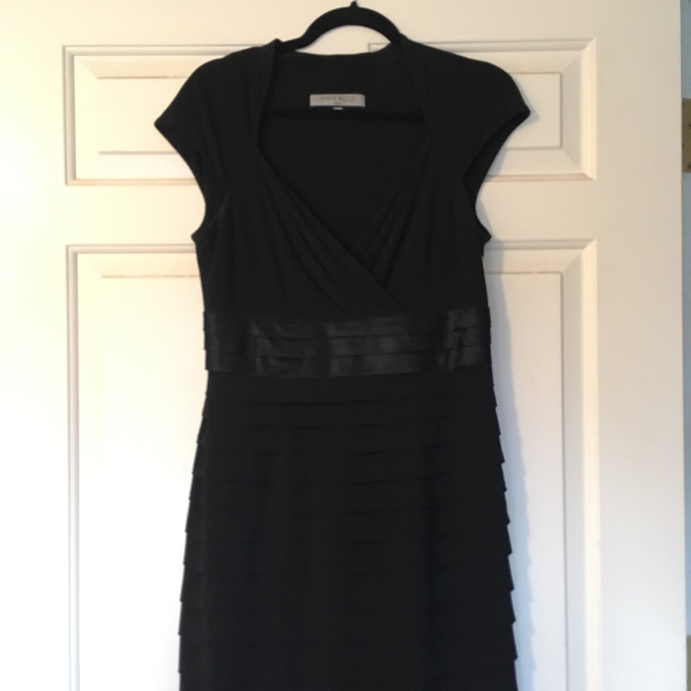 Anne Klein Sz 6 Black Cap Sleeve Dress